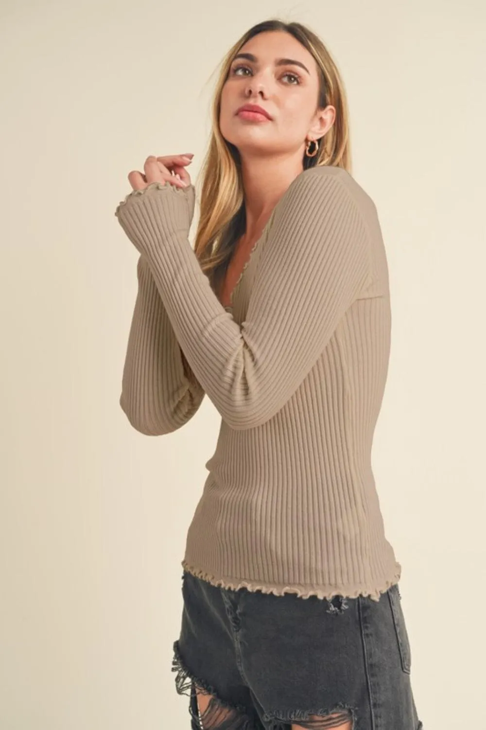 Aemi   Co Lettuce Hem Scoop Neck Long Sleeve Knit Top