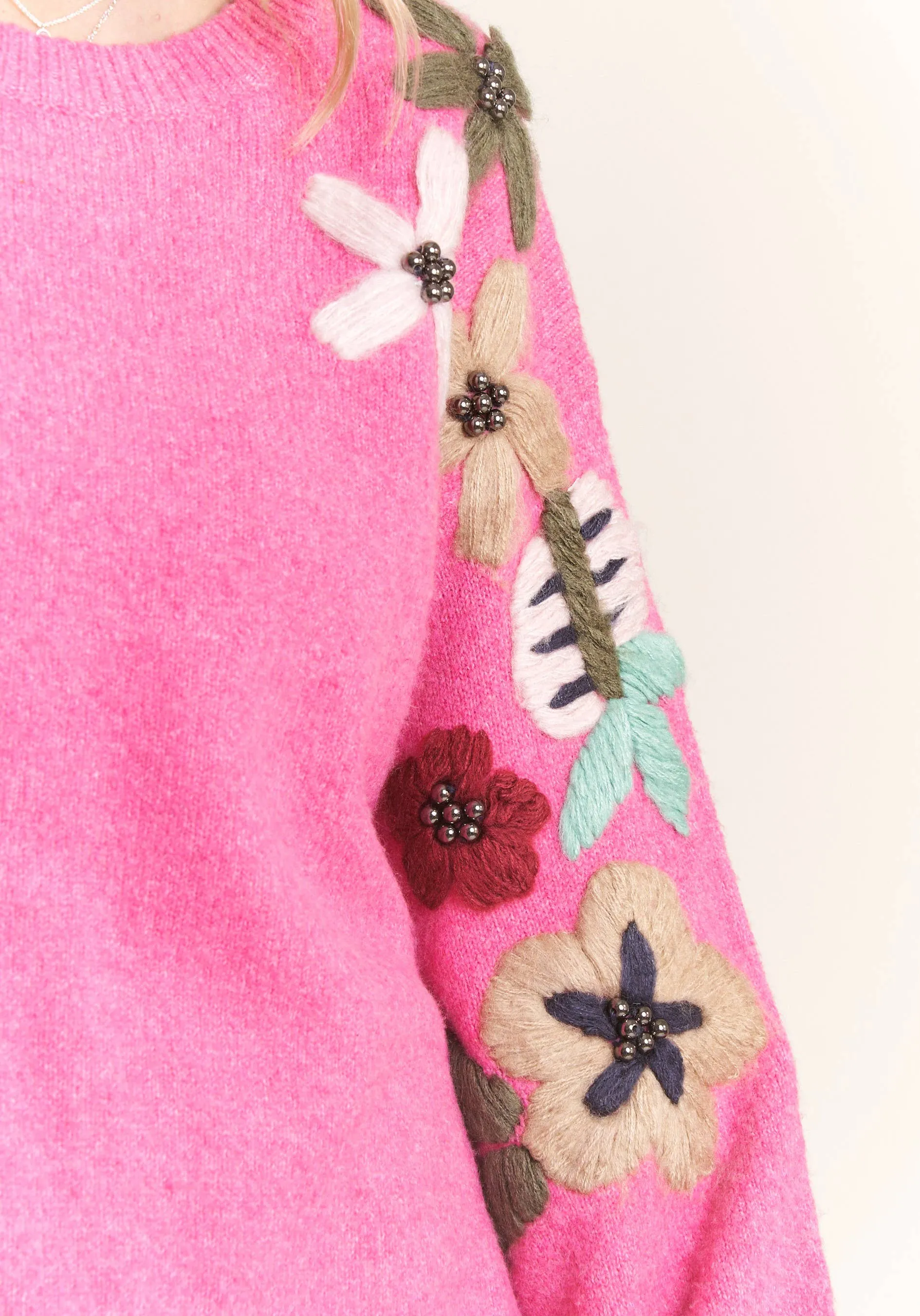 FLORAL EMBROIDERED SWEATER TOP