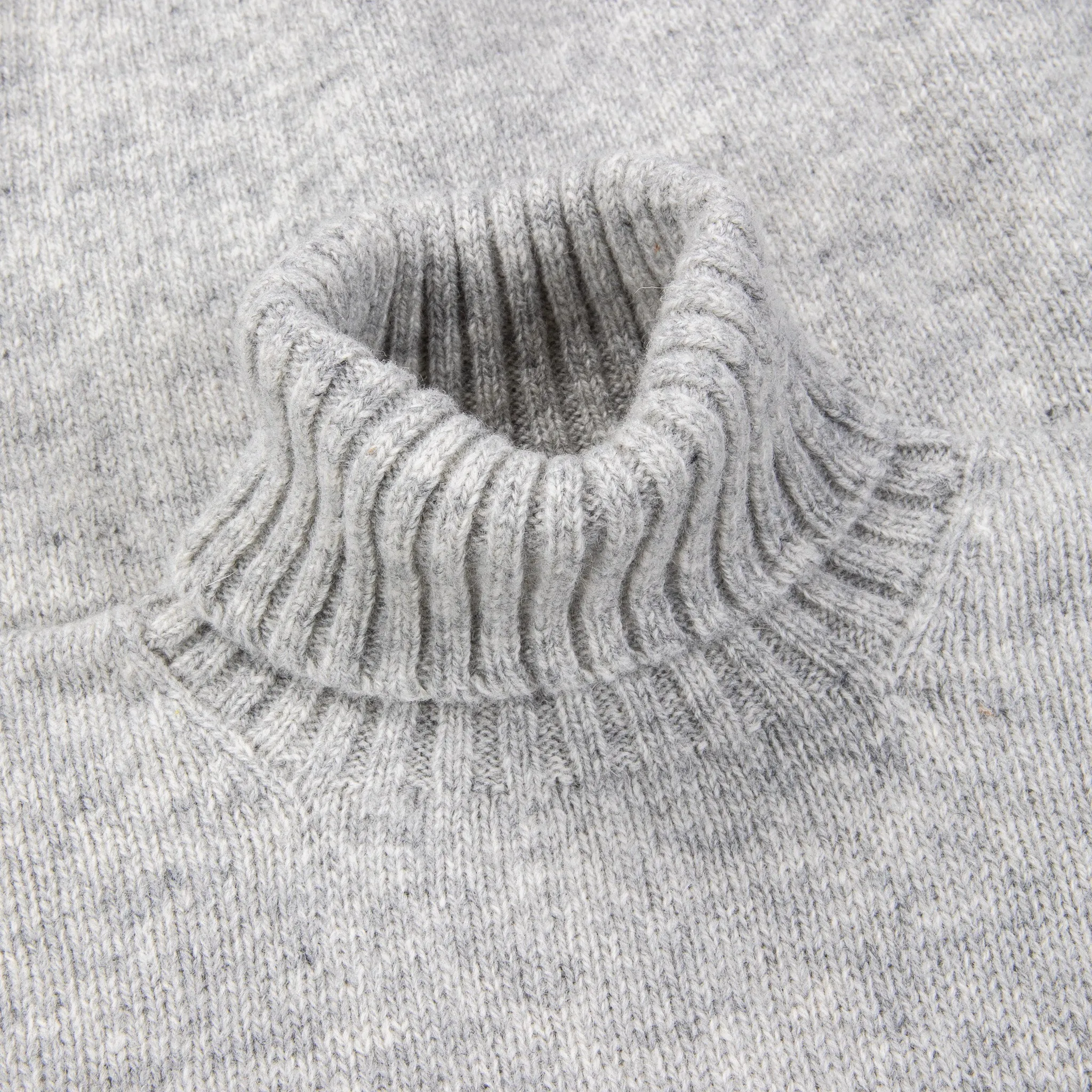 Laurence J. Smith Super Soft Seamless Roll Neck Pullover Silver