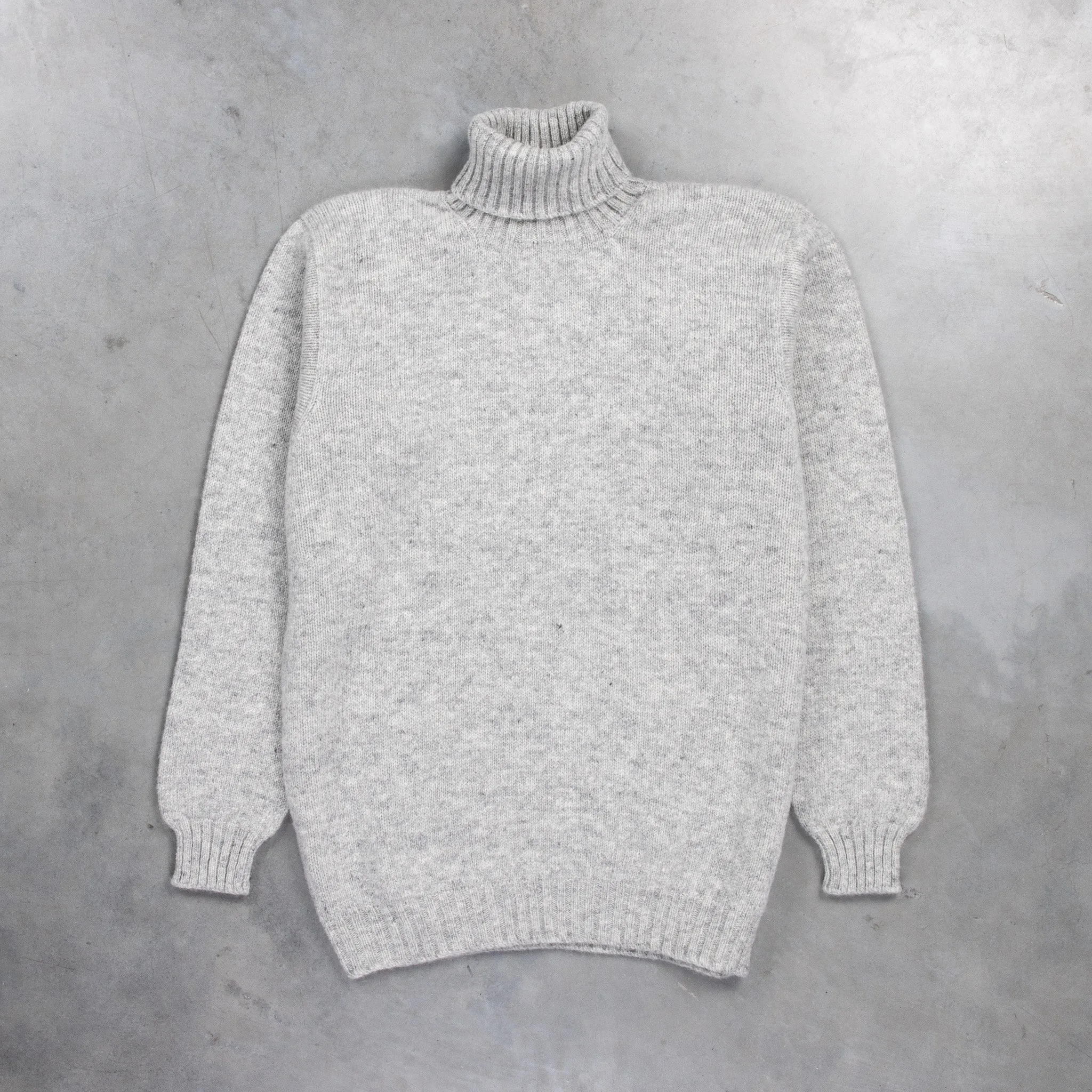 Laurence J. Smith Super Soft Seamless Roll Neck Pullover Silver