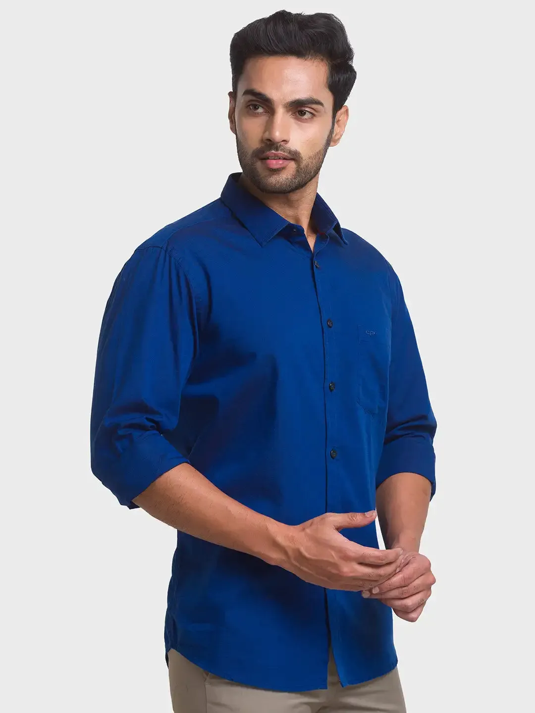 Men Blue Tailored Fit Cross Dyed Cotton Full Sleeve Shirts