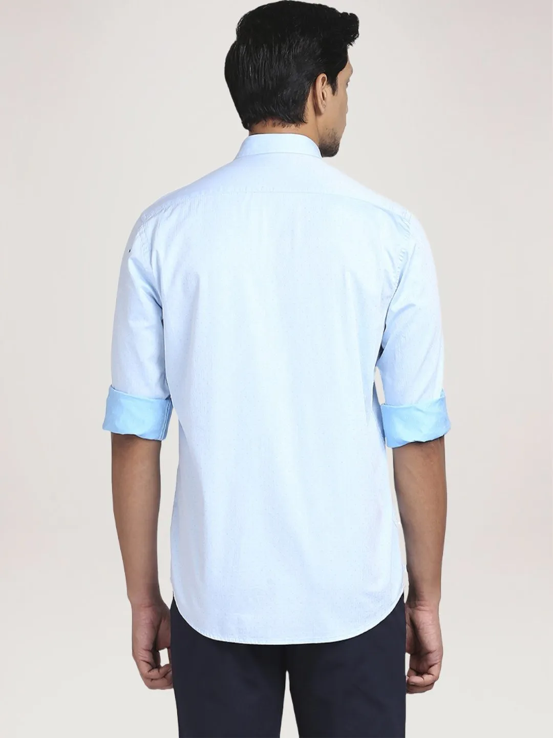 Men Blue Tailored Fit Weft Chambray Cotton Full Sleeve Shirts
