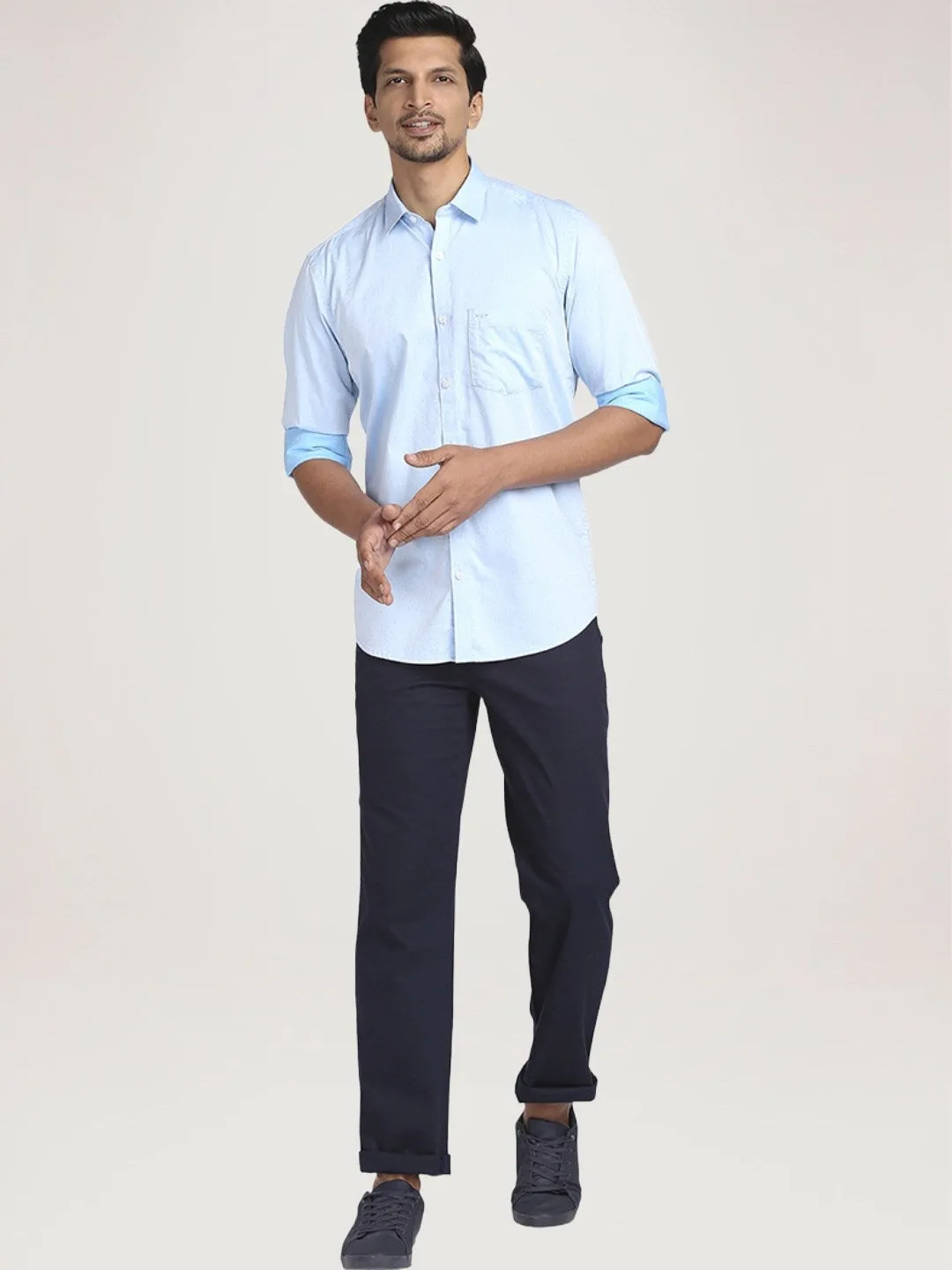 Men Blue Tailored Fit Weft Chambray Cotton Full Sleeve Shirts