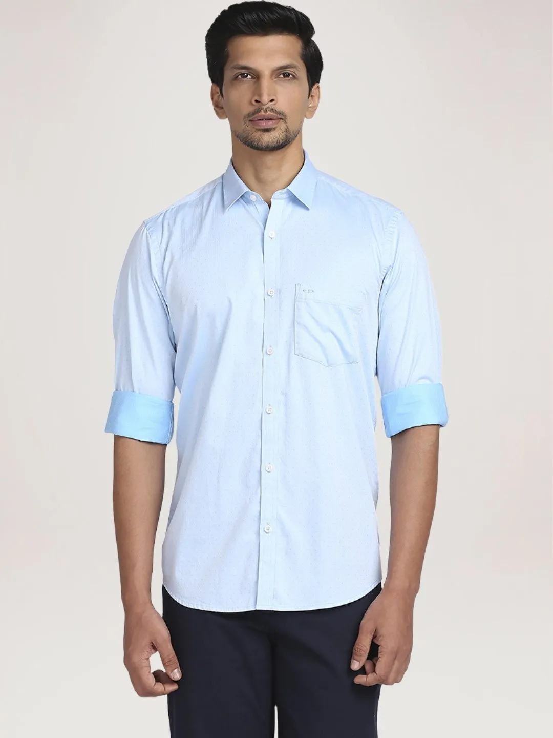 Men Blue Tailored Fit Weft Chambray Cotton Full Sleeve Shirts