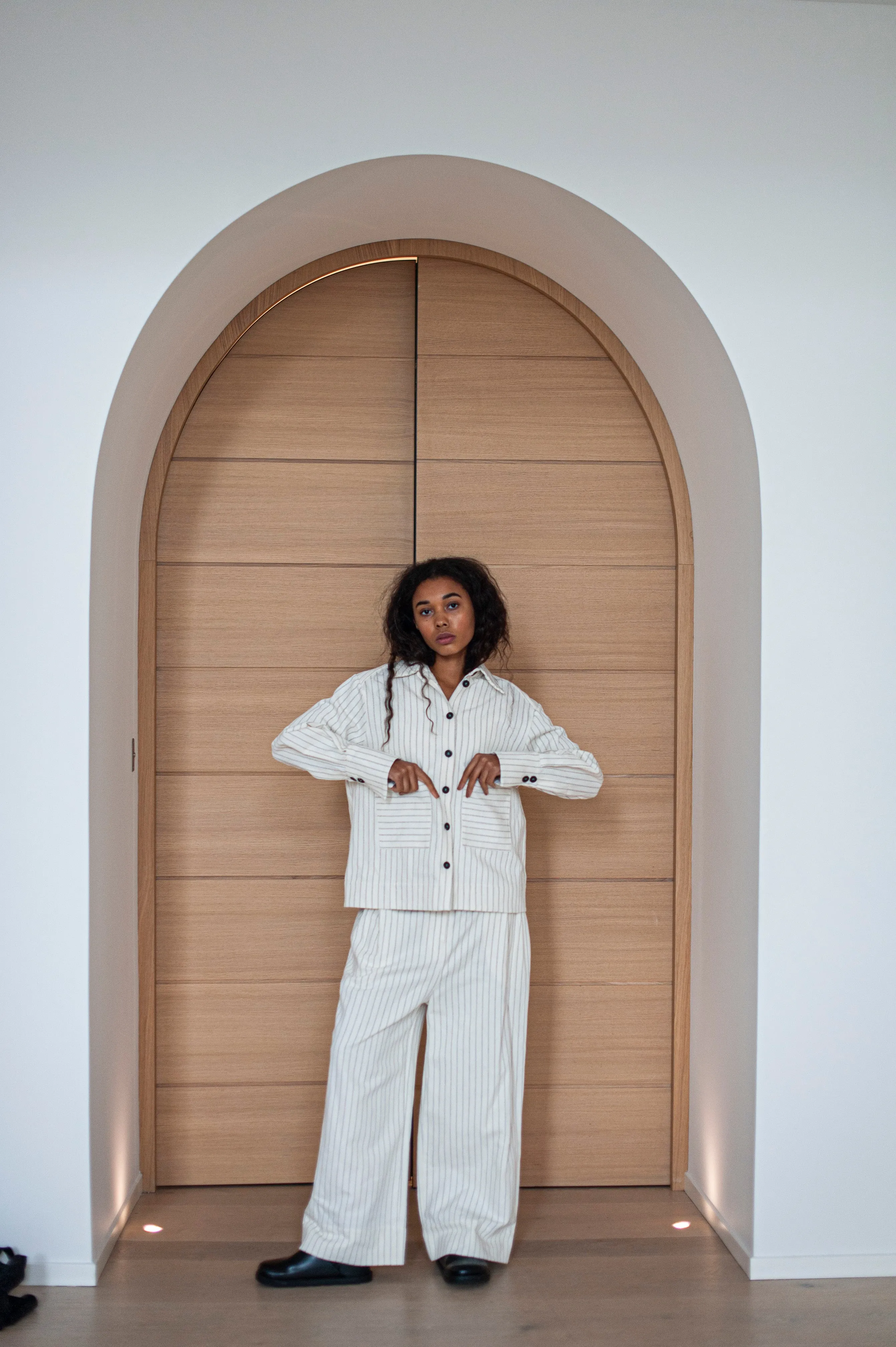 Women's striped wide-leg pants with pleats